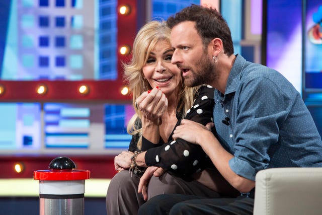 Juego de niños. Bibiana Fernández y Edu Soto 