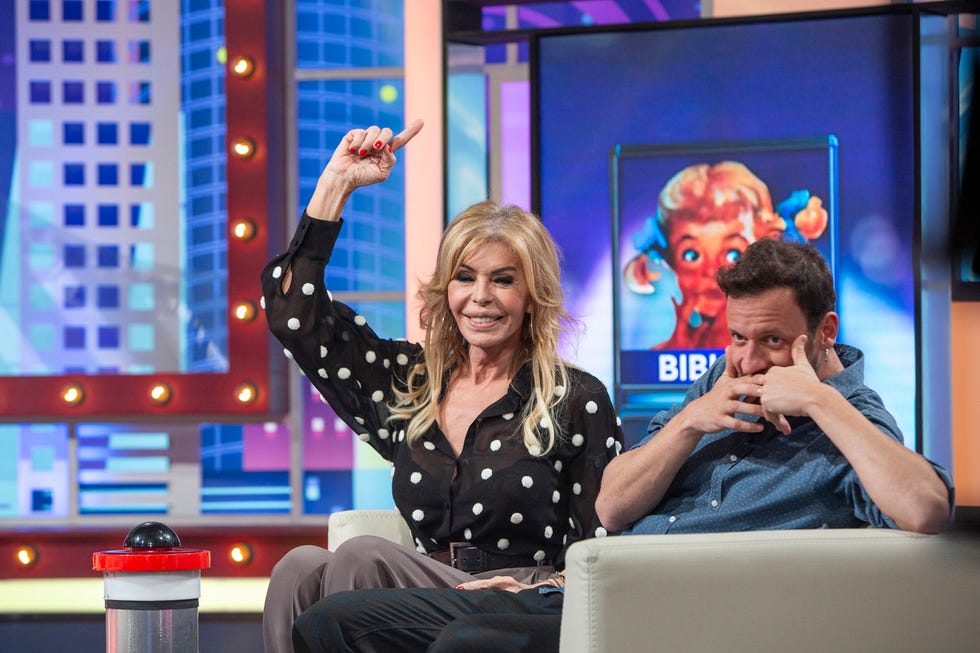 Juego de niños. Bibiana Fernández y Edu Soto 