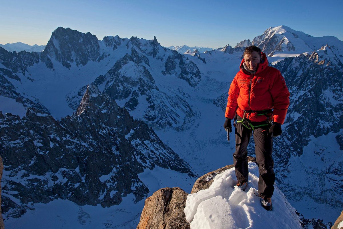 Steck hier op een foto uit 2012 op de top van Les Drus had de bijnaam de Zwitserse machine vanwege zijn vermogen om s werelds hoogste en moeilijkste pieken op tempo te beklimmen