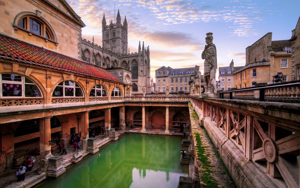 Exploring the Quintessential Charm: Holidaying in the UK - Popular Tourist Destinations