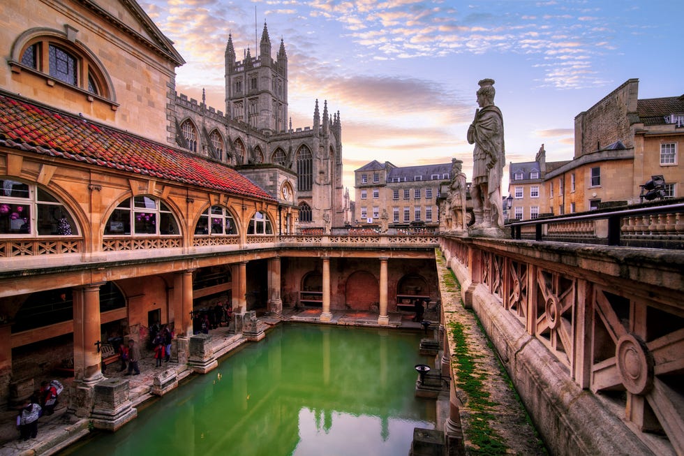 Exploring the Quintessential Charm: Holidaying in the UK - Popular Tourist Destinations