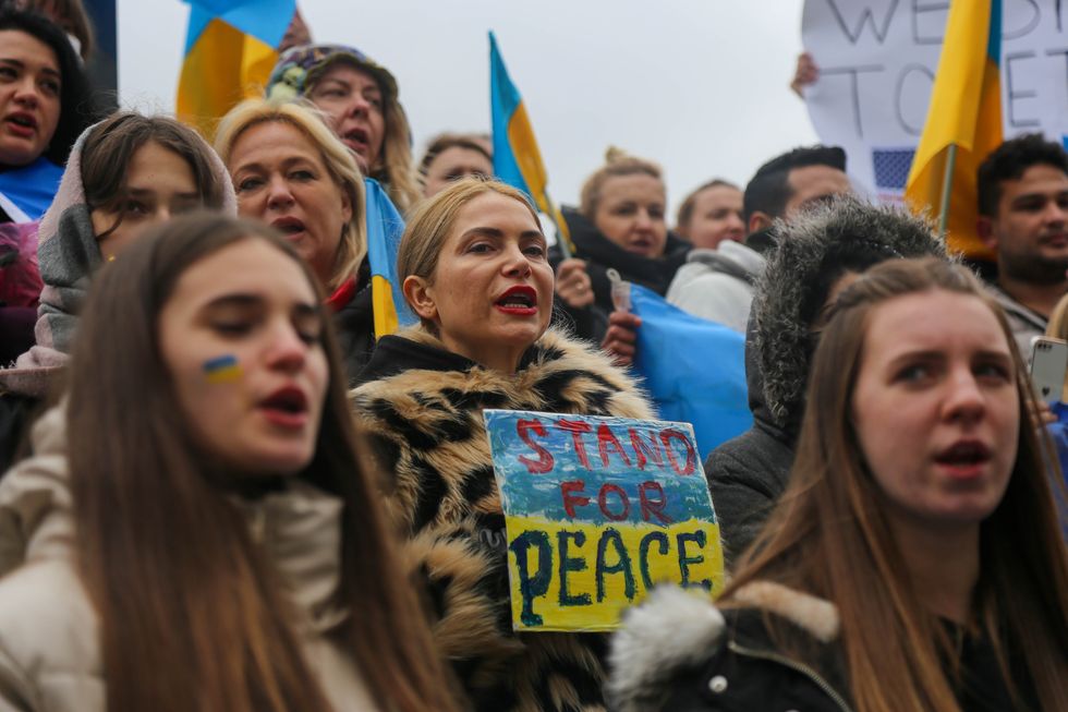 ukrainian citizens protesting