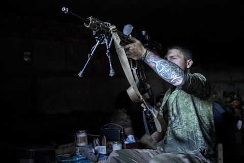 francotirador ucraniano ar10
