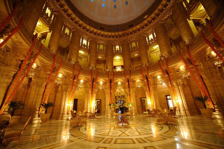 Ballroom, Building, Lobby, Architecture, Interior design, Function hall, Ceiling, Basilica, Palace, Hotel, 