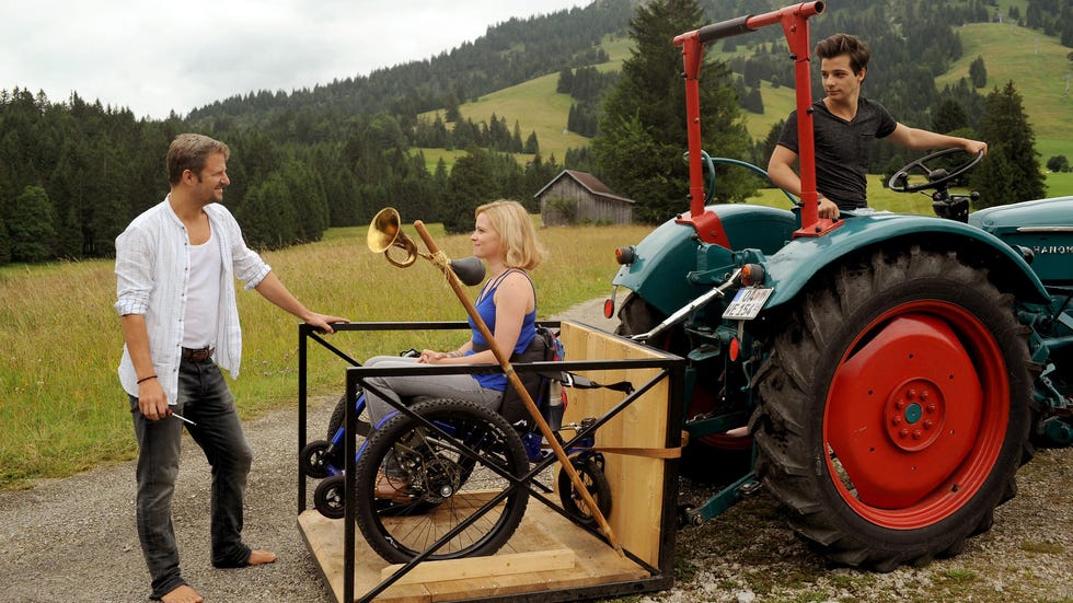 Jennifer Ulrich, Philipp Hochmair y Niklas Nibi en Un verano en Algoria ZDF Ein Sommer im Allgäu