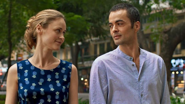 Inez Bjorg David y Nilolai Kinski en la pelicula Un verano en Vietnam