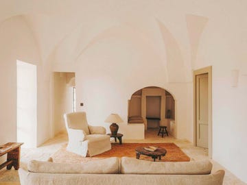 una antigua escuela de puglia reformada en casa de campo