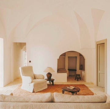Una antigua escuela de Puglia reformada en casa de campo. una antigua escuela de puglia reformada en casa de campo