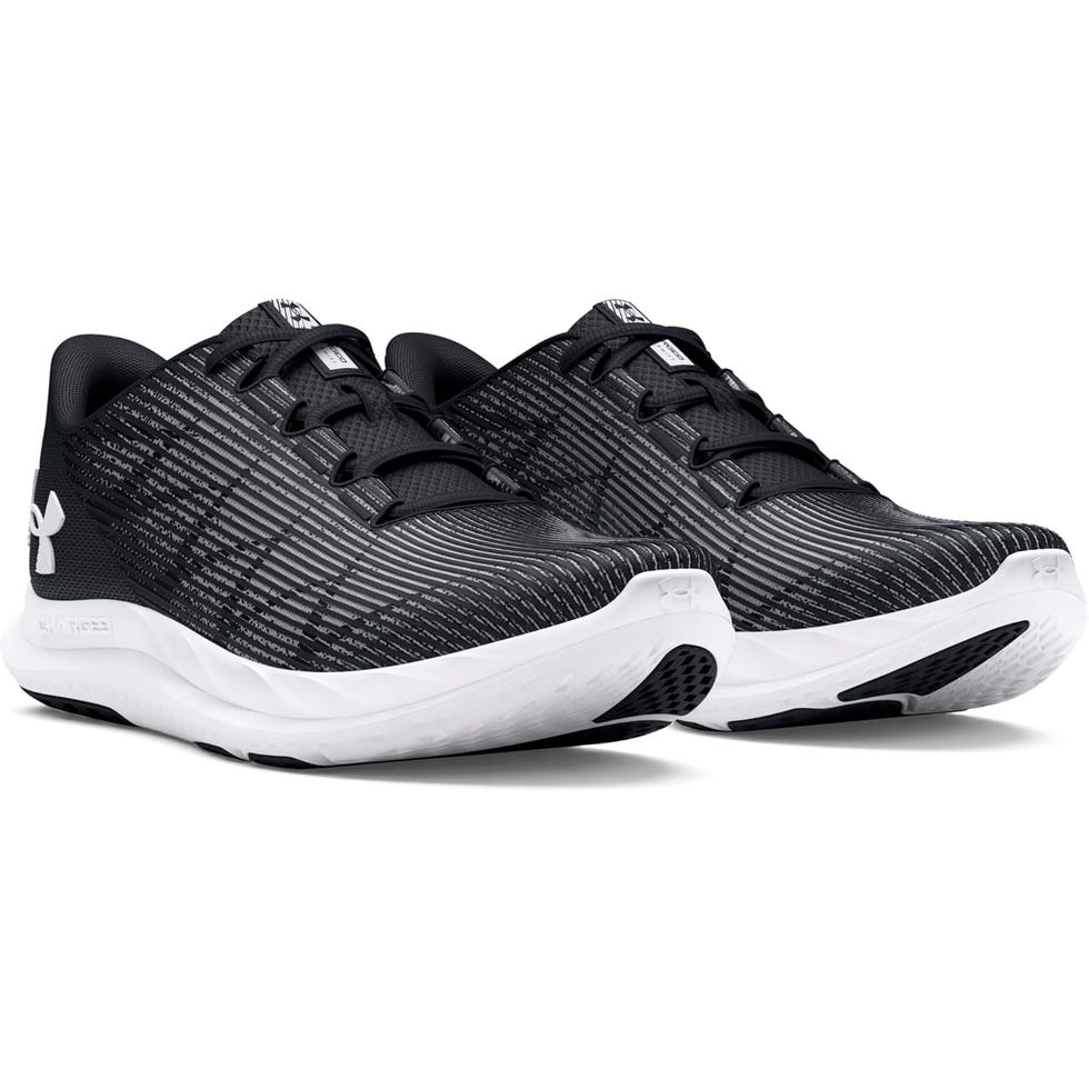 las zapatillas de running ua charged speed swift e color negro