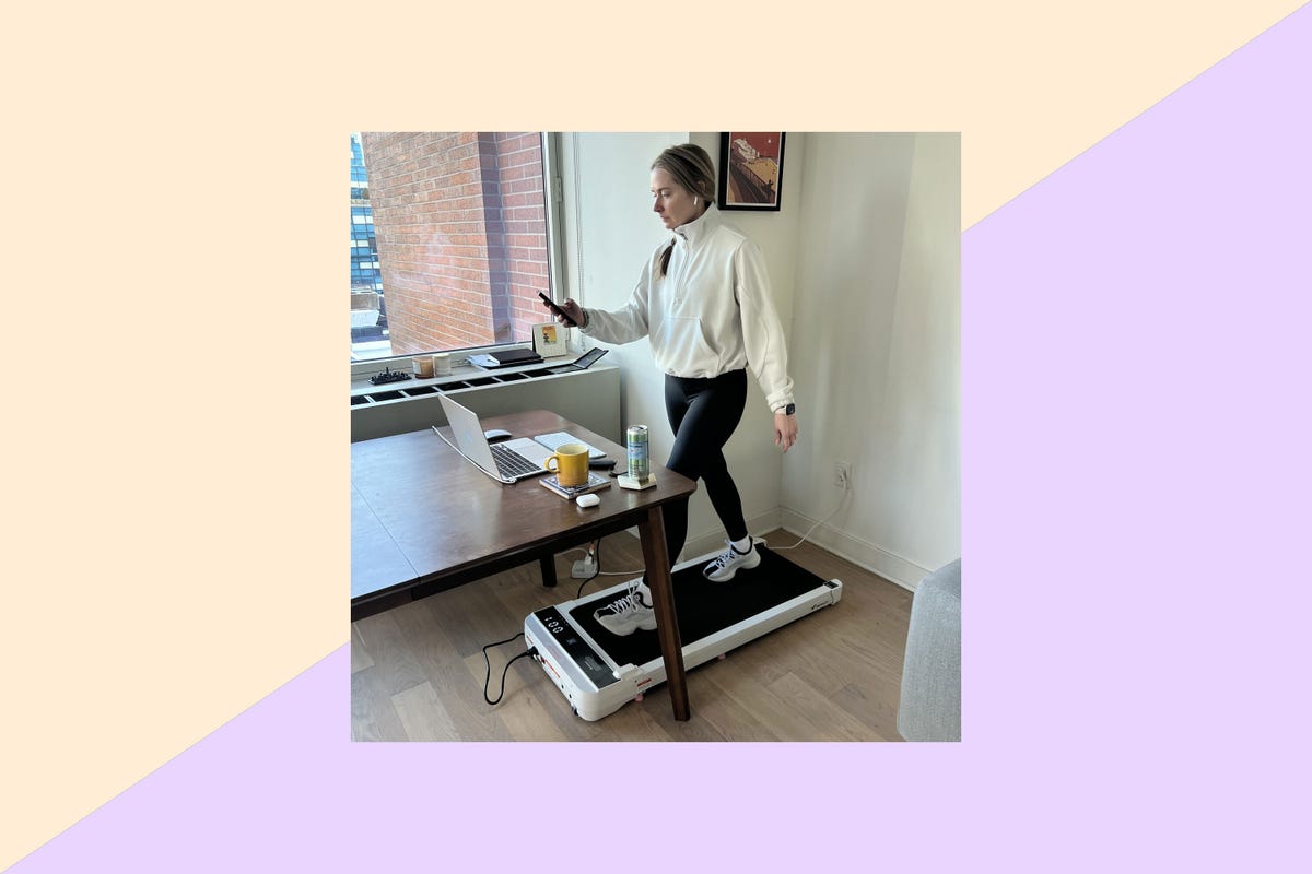 https://hips.hearstapps.com/hmg-prod/images/under-desk-treadmill-2-67990bc5c6bee.jpg?crop=1.00xw:0.753xh;0,0.120xh&resize=1200:*