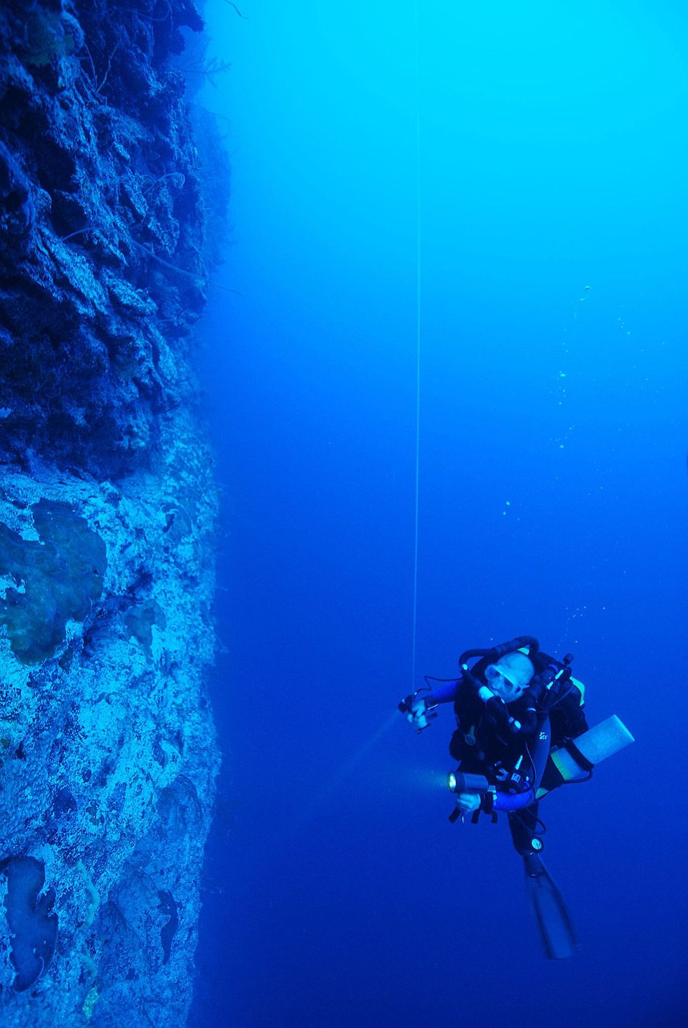 De Ocean Space Habitat is een draagbare tent die duikers naar believen kunnen verplaatsen Daardoor kunnen ze langer en op veel verschillende locaties duiken