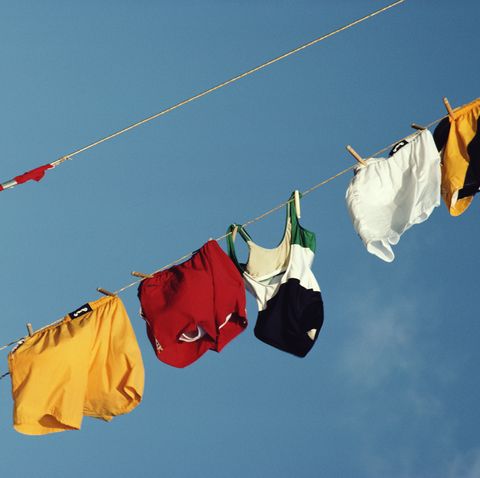 badkleding aan een drooglijn buiten