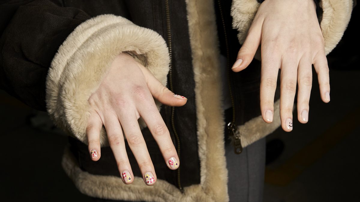 preview for La manicure delle star da red carpet
