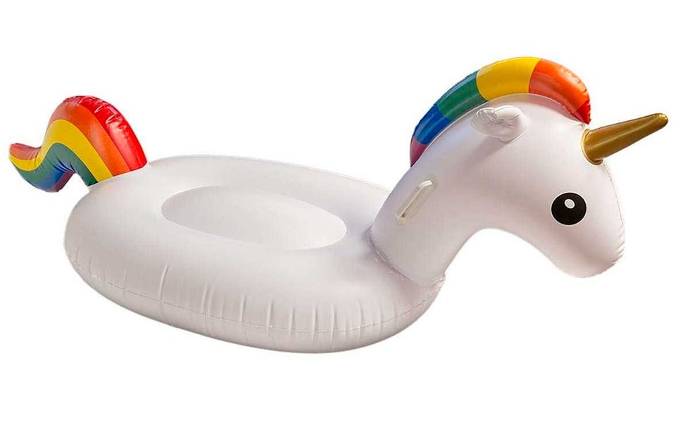 Colchón inflable con forma de unicornio, en Amazon.