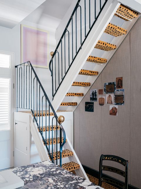 Stairs, Handrail, Property, Room, Iron, House, Home, Building, Interior design, Baluster, 