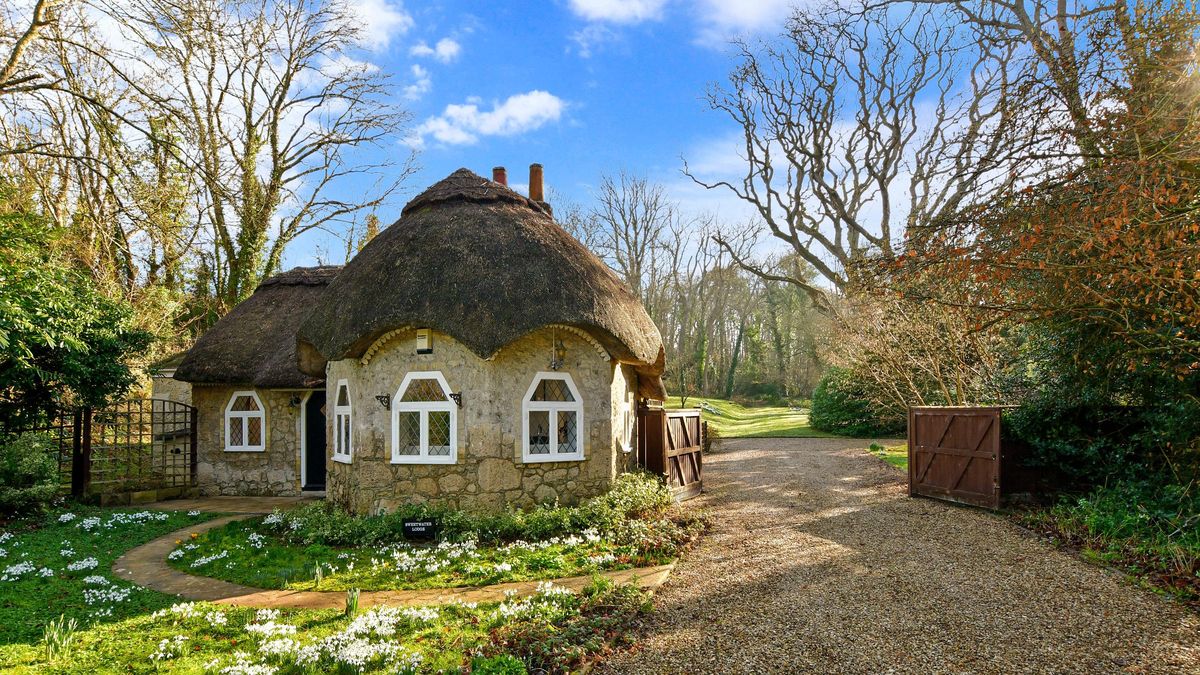 Enchanting Fairy Tale Cottage Now For Sale on The Isle of Wight