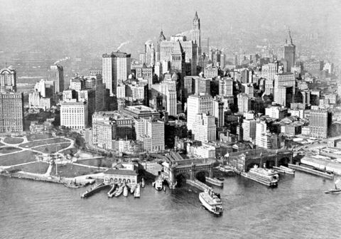 United States, 1922, Manhattan, in New York, dominated by the Woolworth building.