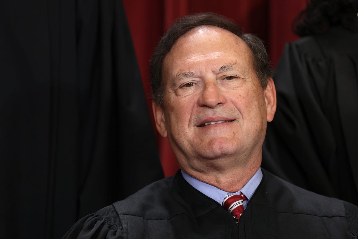 Justice Alito Wont Recuse Himself From January 6 Case Despite