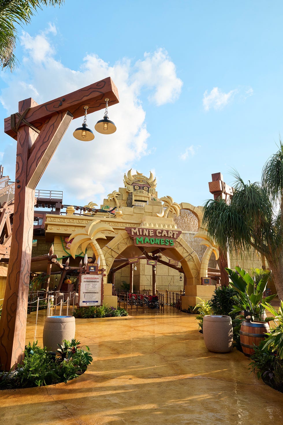 the exterior to donkey kong mine cart madness