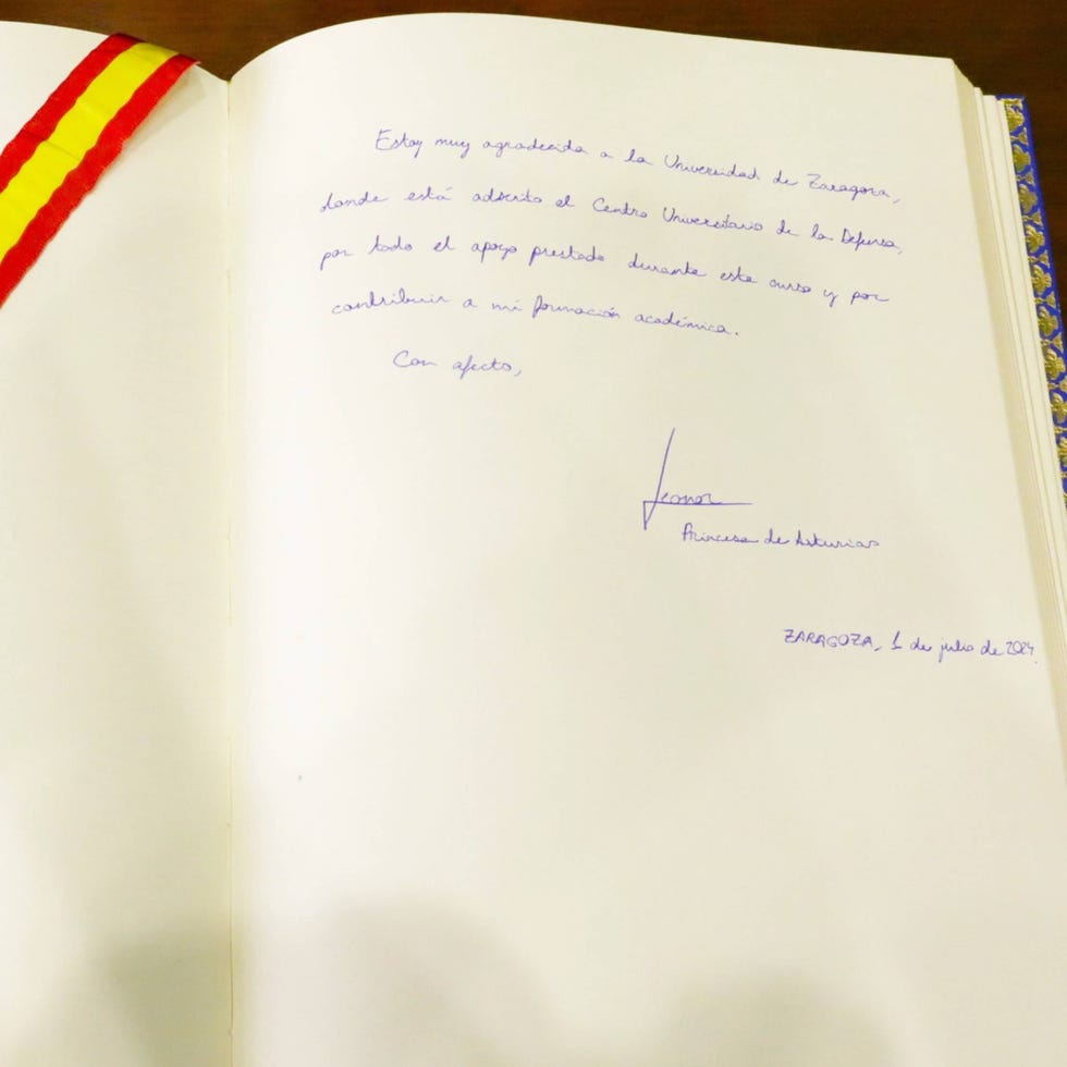 universidad zaragoza libro de honor leonor