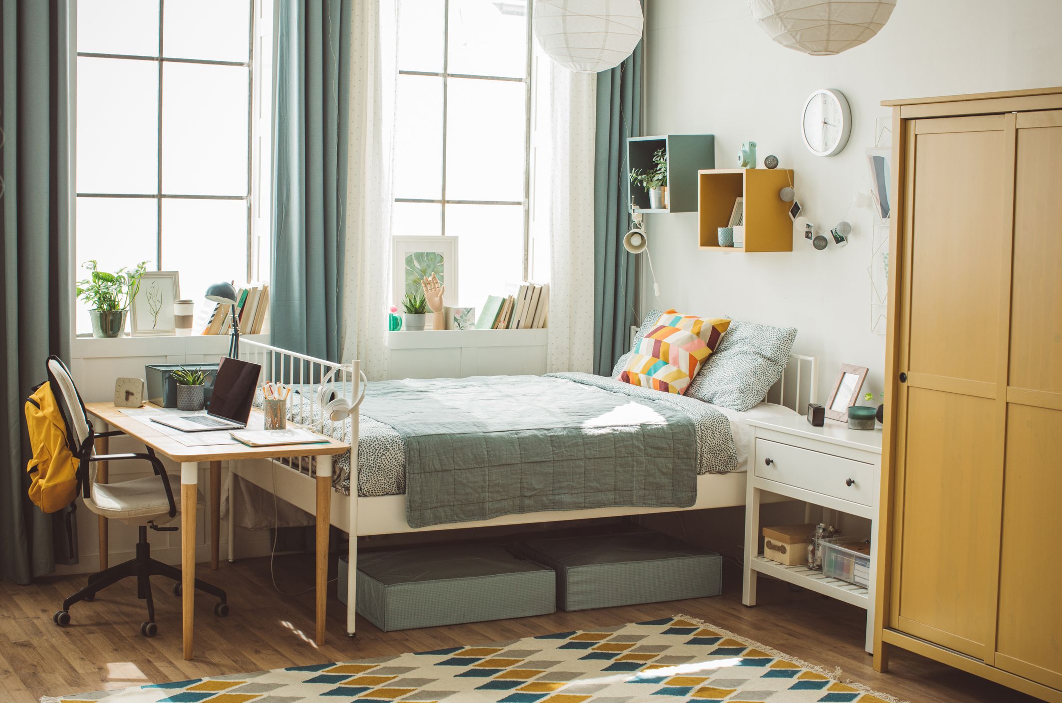 simple dorm room decorating ideas