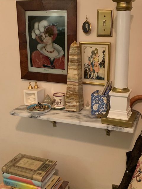 Shelf, Furniture, Antique, Shelving, Table, Room, End table, Interior design, Collection, Bookcase, 