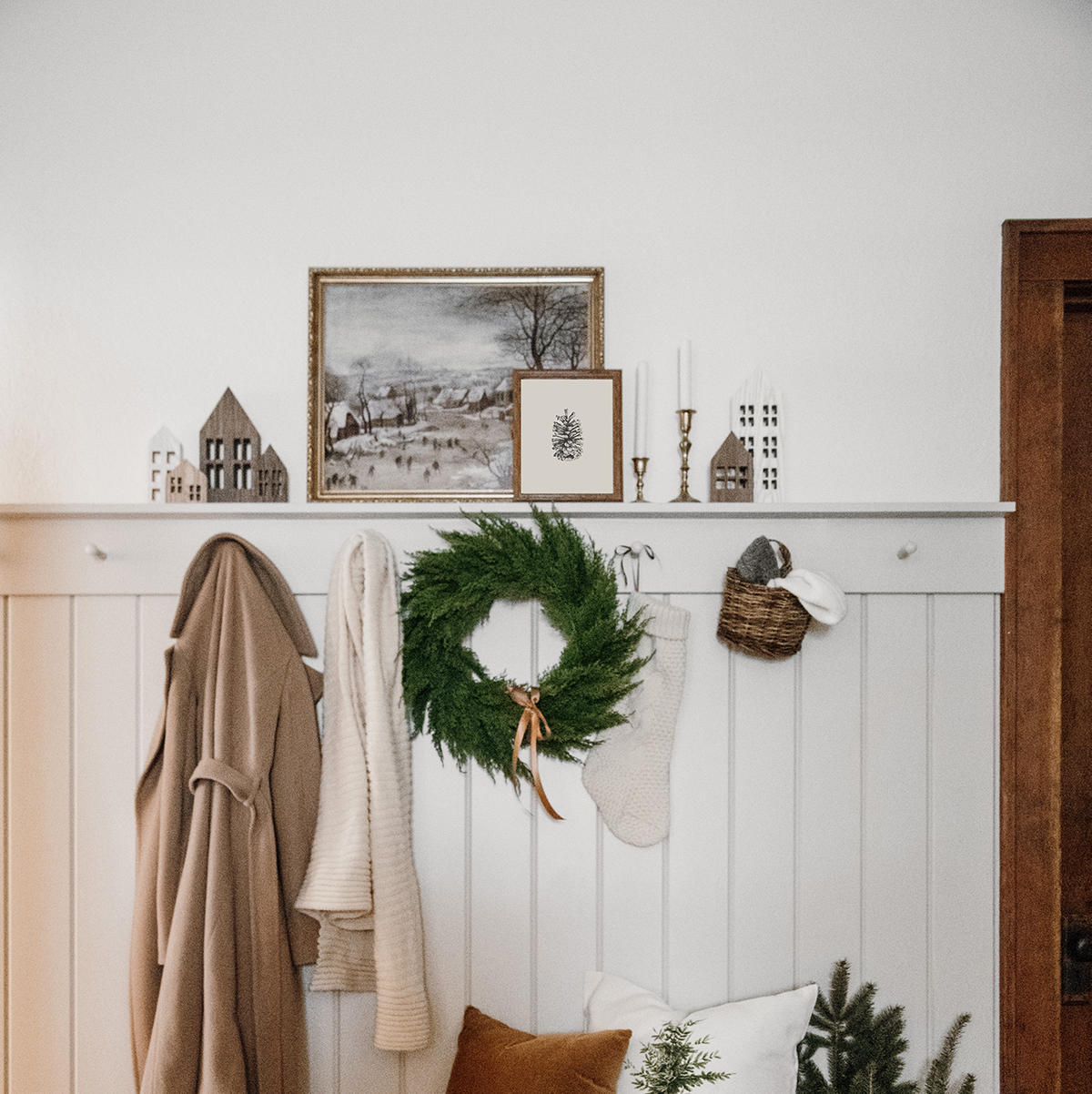 28 Christmas Wall Decorations That Just Might Upstage the Tree