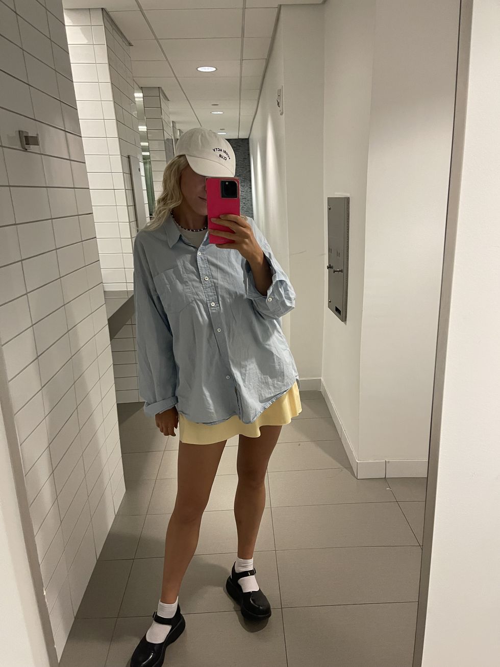 mirror selfie of outfit