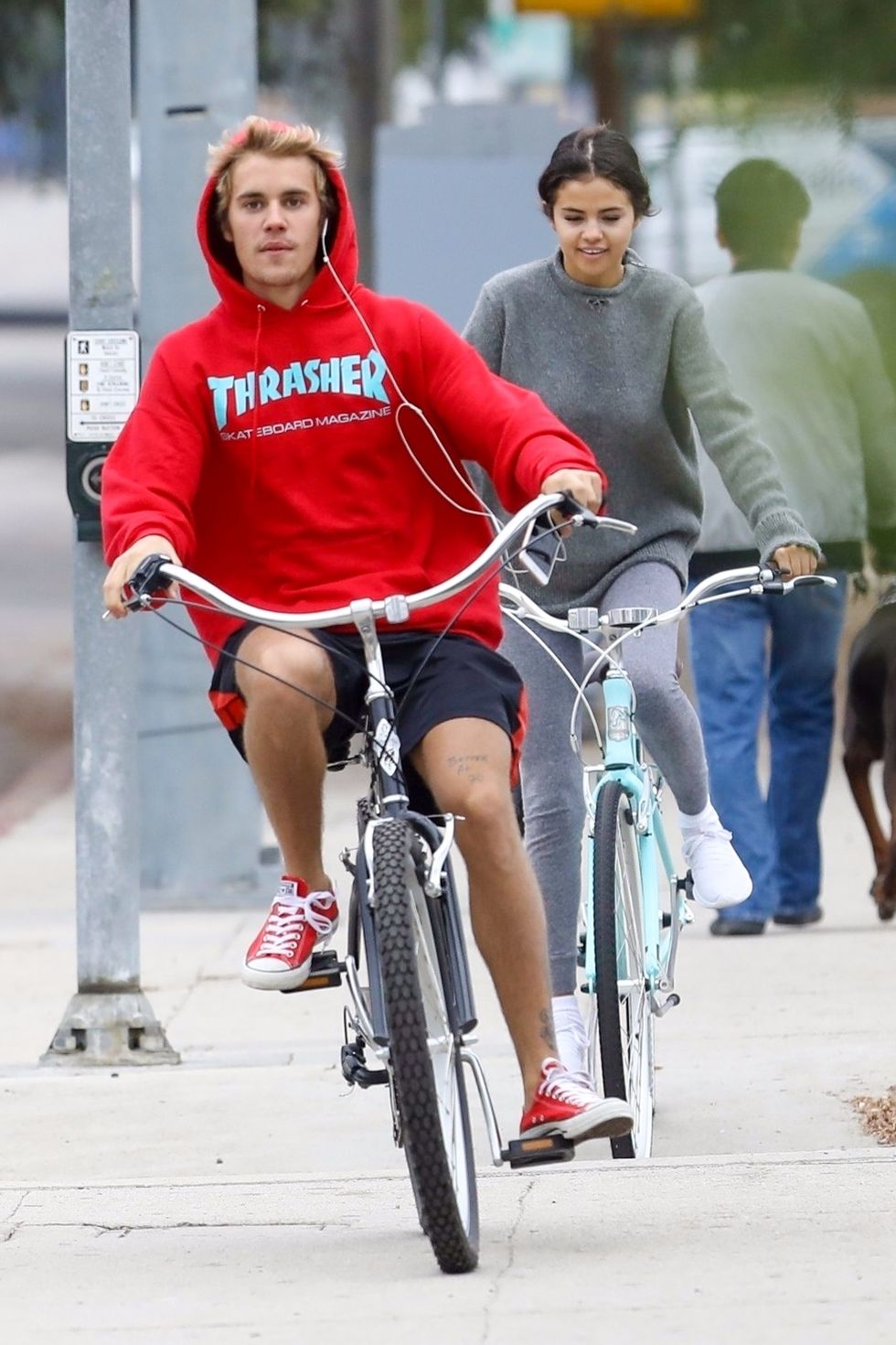 Justin Bieber and Selena Gomez were spotted on a bike ride and JELENA LIVES
