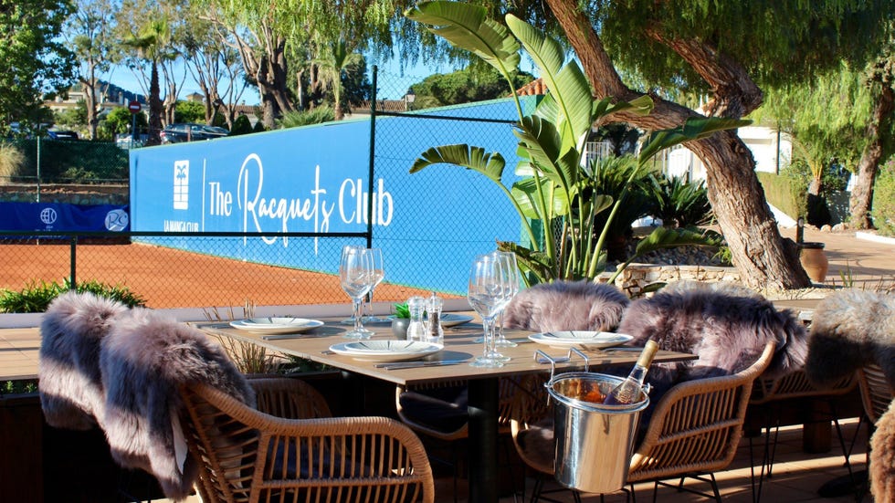 table at la racquets club la manga