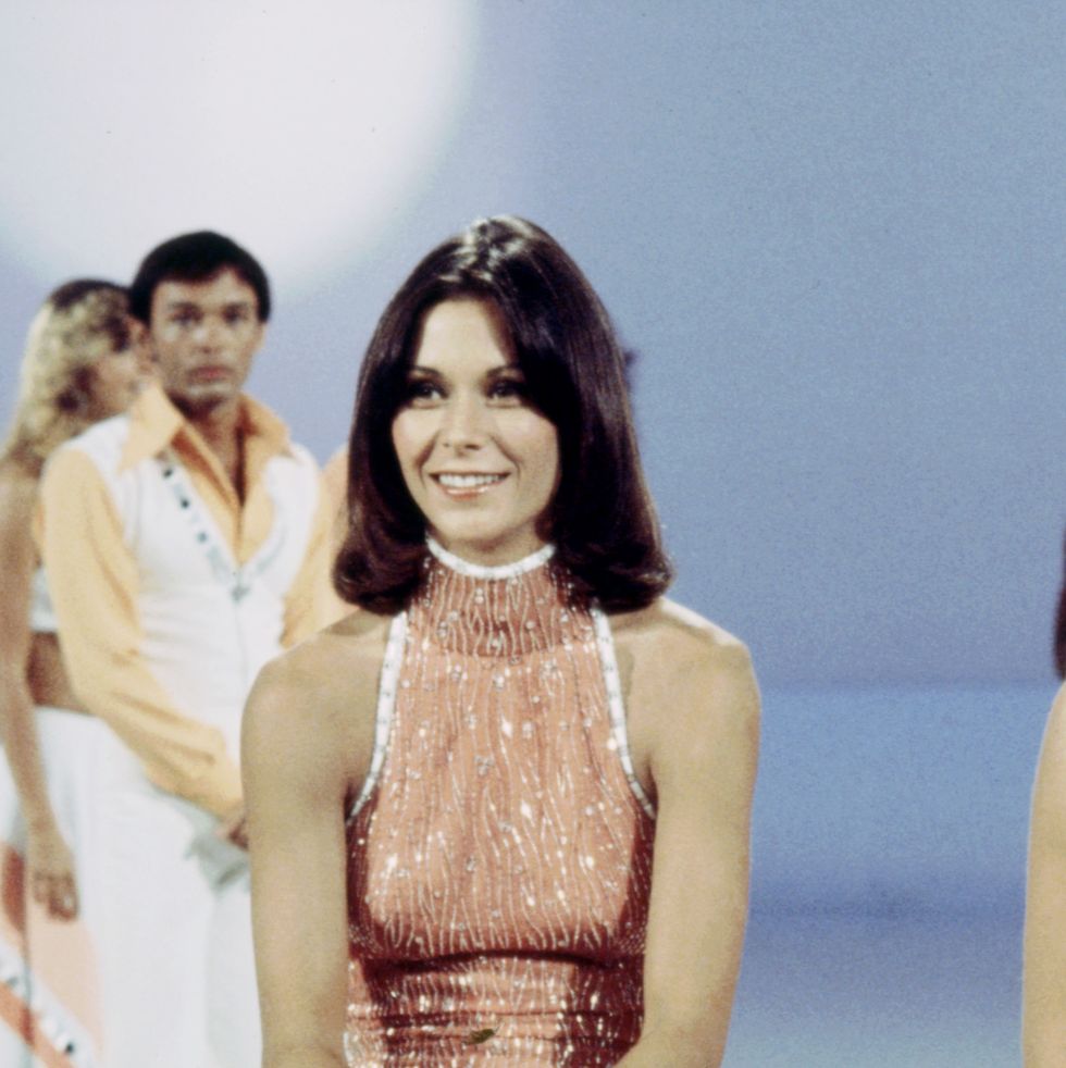 unspecified 1976: (l r) farrah fawcett, kate jackson, jaclyn smith, charlie's angels appearing on the abc tv special 'inside television: abc '76'. (photo by american broadcasting companies via getty images)