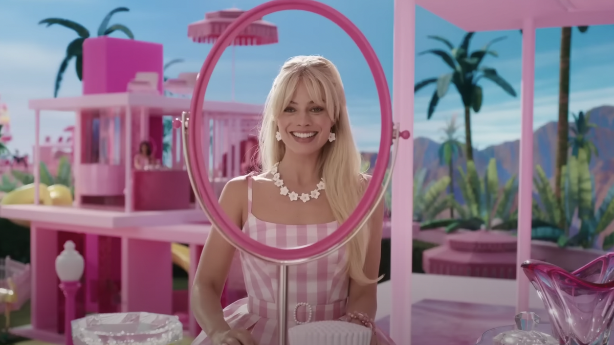 preview for Margot Robbie pokes fun at Ryan Gosling's Barbie dance moves