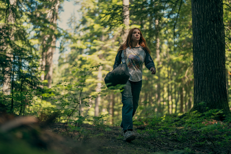 Ezra Franky als Lucy in aflevering 102 van Untamed