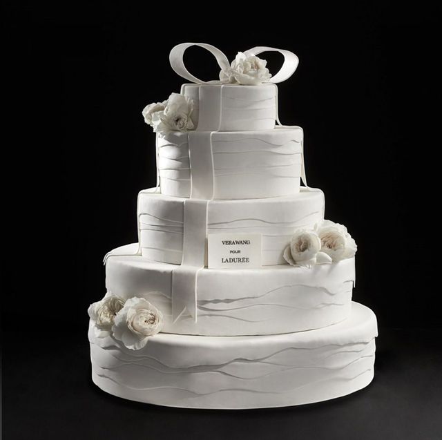 White, Wedding cake, Cake decorating, Sugar paste, Wedding ceremony supply, Cake, Fondant, Sugar cake, Icing, Dessert, 