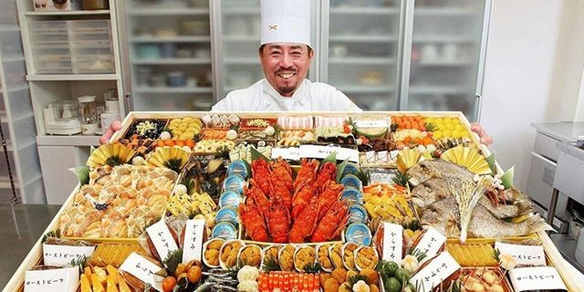 【ELLE怪奇物語】日本的年菜也太狂！要價10萬的「史上最大御節料理」直送府上