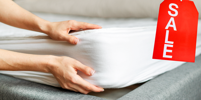 is labor day a good time to buy a mattress