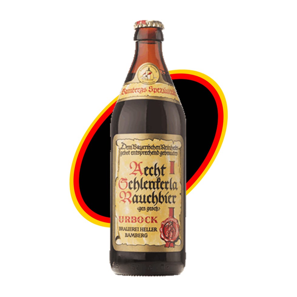 Botella de cerveza ahumada con etiqueta tradicional alemana.