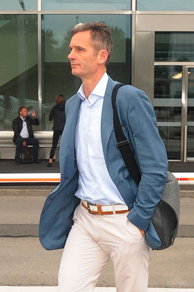Suit, Clothing, Blazer, Dress shirt, Outerwear, Formal wear, White-collar worker, Snapshot, Jacket, Fashion, 