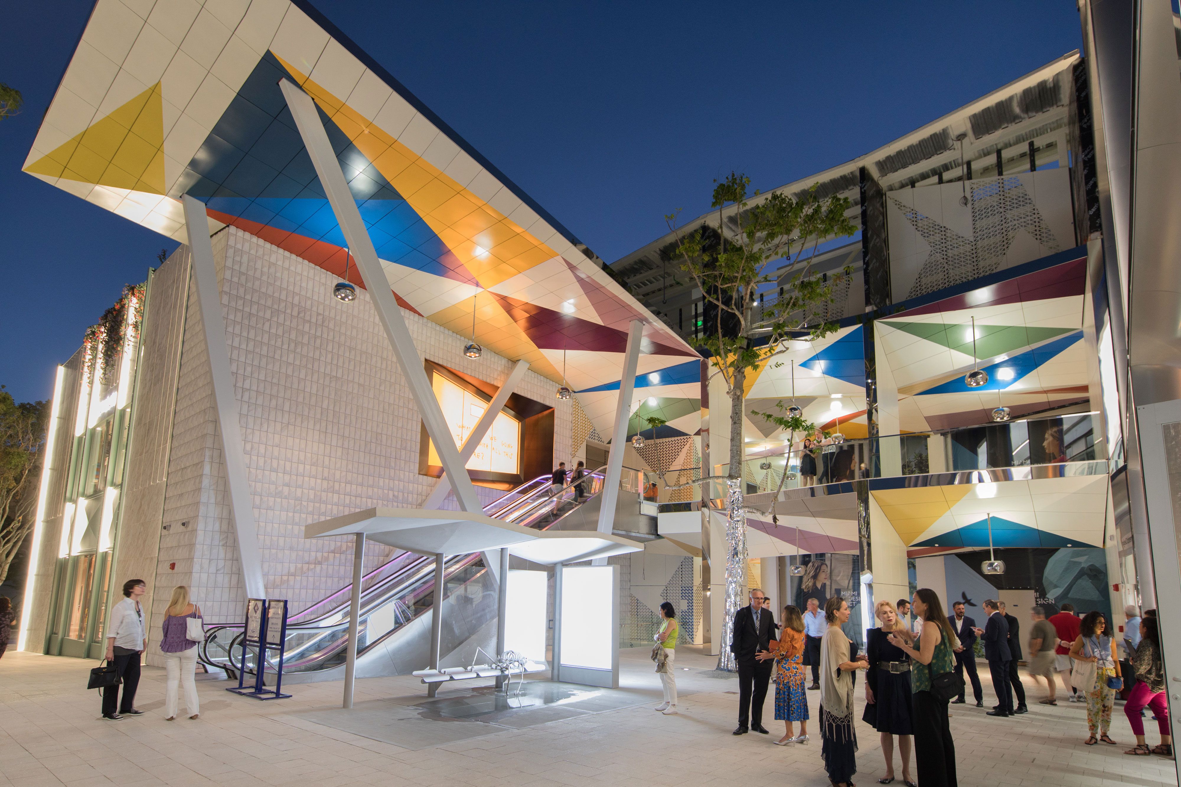 Public Art Tour in the Miami Design District - Luxury Guide USA
