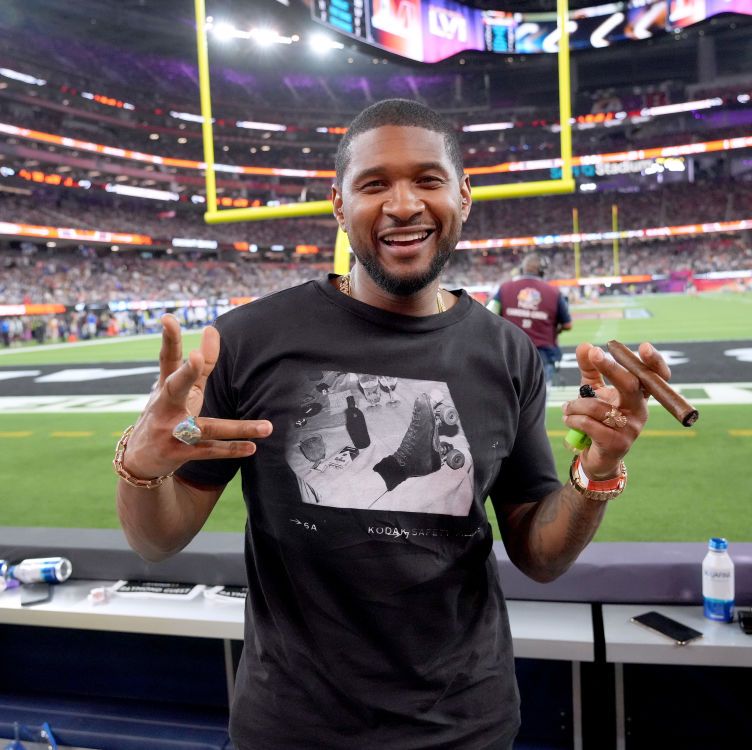 Here's Why Usher Wasn't Paid for the Super Bowl Halftime Show