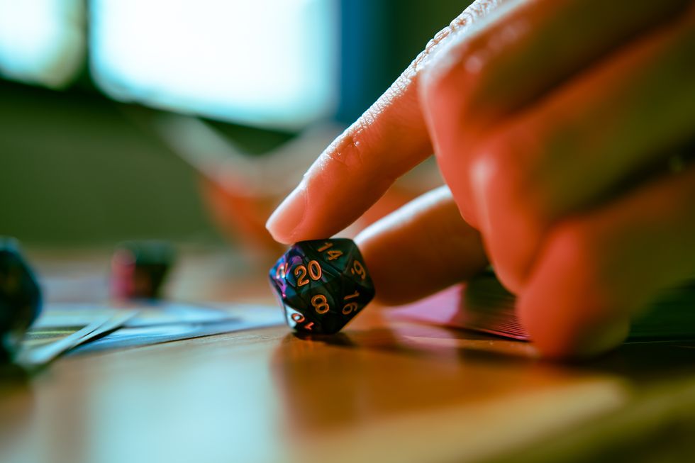 using d20 dice as a life counter when playing trading card game