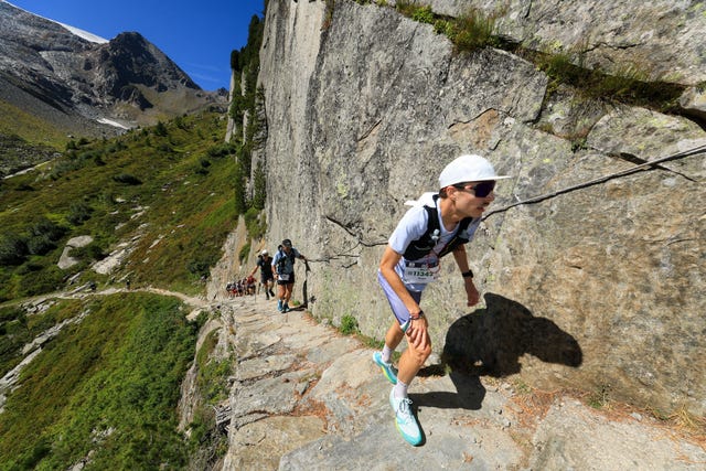 un corredor en el utmb 2025