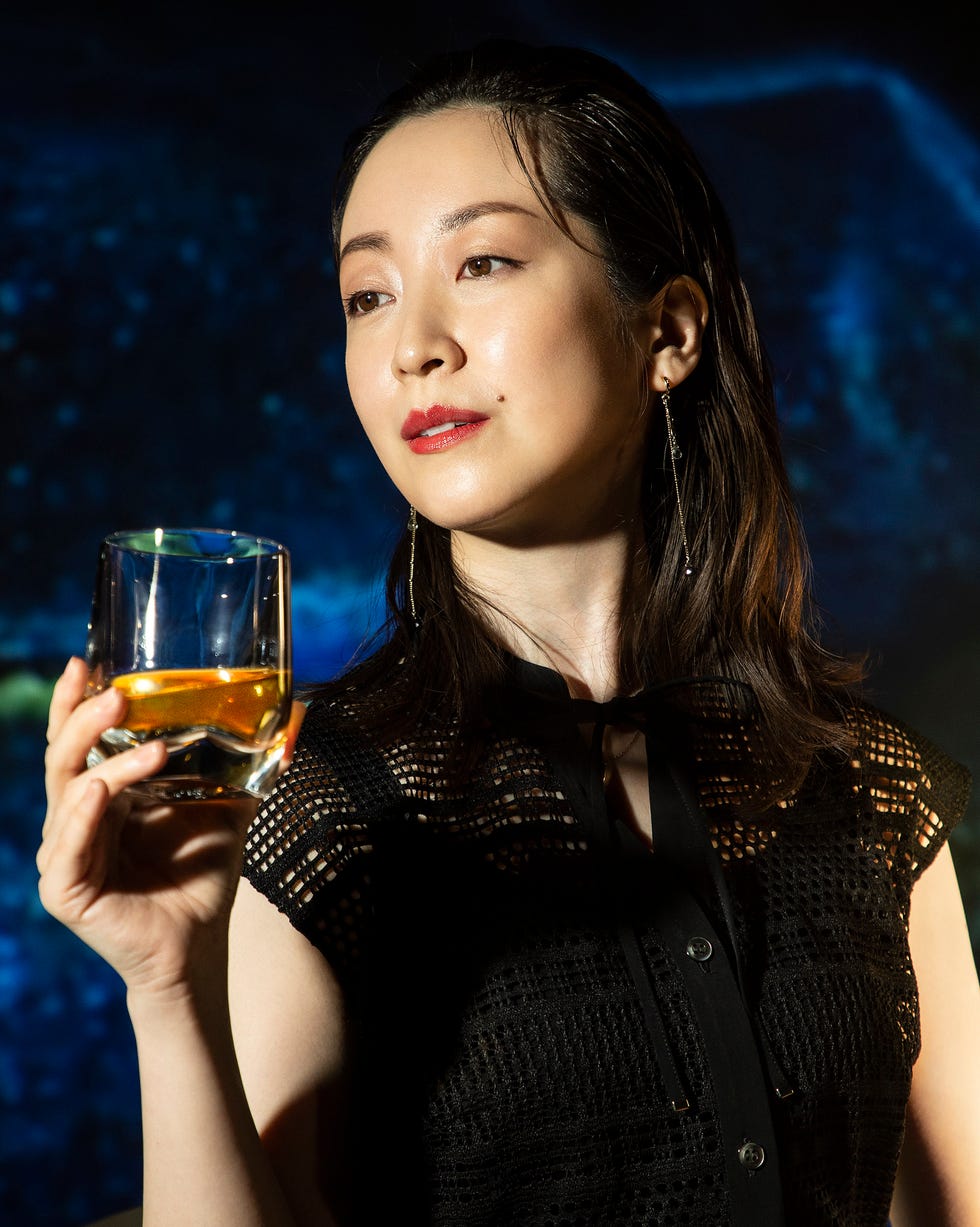 沢村一樹,黒川智花,ジョニーウォーカーブルーラベル,ウイスキー,スコッチ,johnnie walker blue label,hiroyuki ikeuchi,パーフェクトサーブ,絶品のハイボール