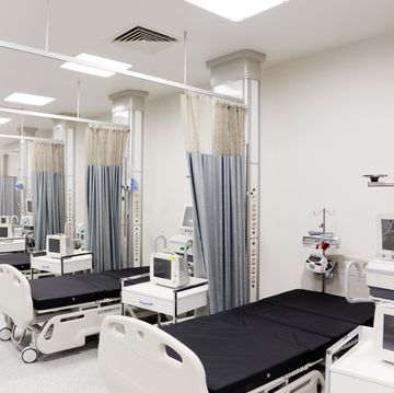 Vacant hospital beds in recovery room
