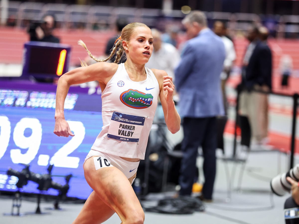 Parker Valby Runs 3050 to Break Collegiate 10,000 Meter Record