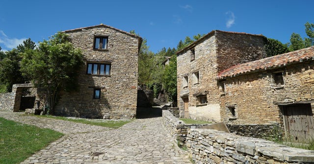 valdelavilla, el pueblo de la serie el pueblo
