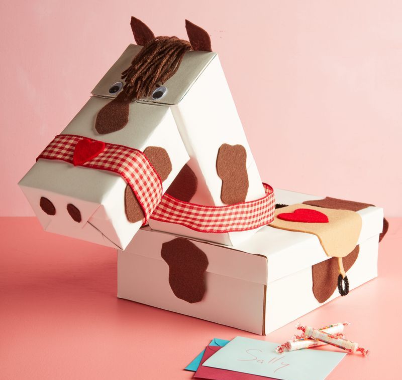 horse shaped valentines box