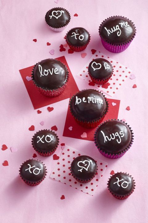 valentines day cakes chocolate sweetheart cupcakes
