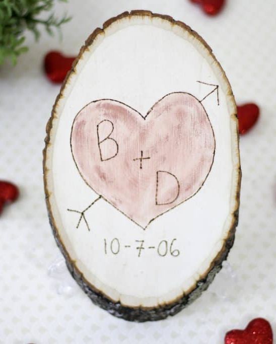 Valentine's Day crafts, wood slices and carved hearts