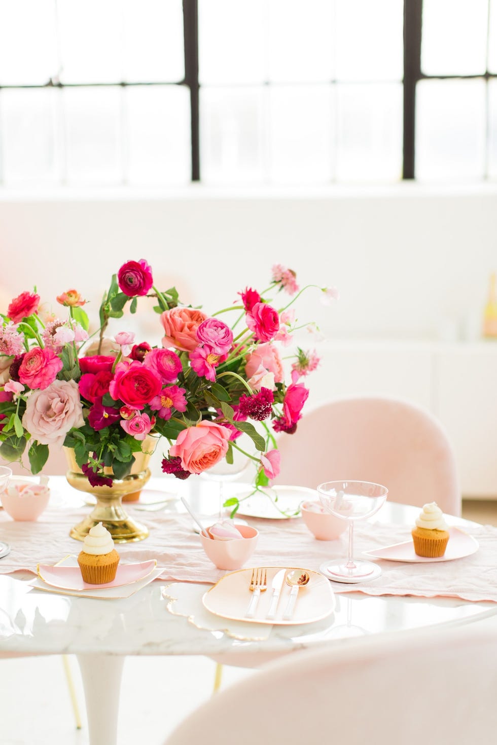 valentines day decor - floral pink table